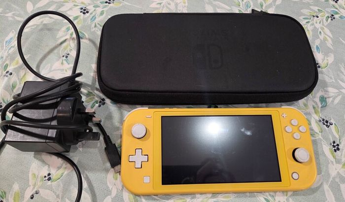 nintendo switch lite yellow