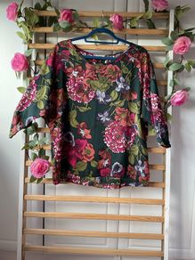 top onesize green floral print top amazing brand 12/14