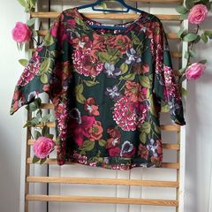 top onesize green floral print top amazing brand 12/14