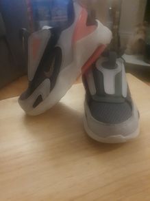 Kids NIKE Trainers/Girls AirMax Bolt Trainers Size: 7.5 UK .. 25 EU