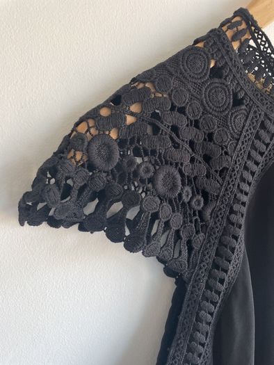 Papa D'oro ladies black lace top size 14 to 16 - new