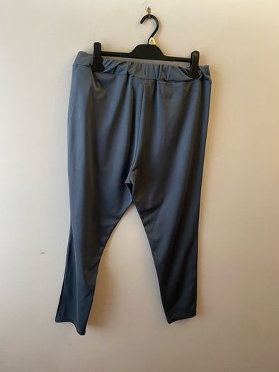 Under Armour grey tracksuit (large)