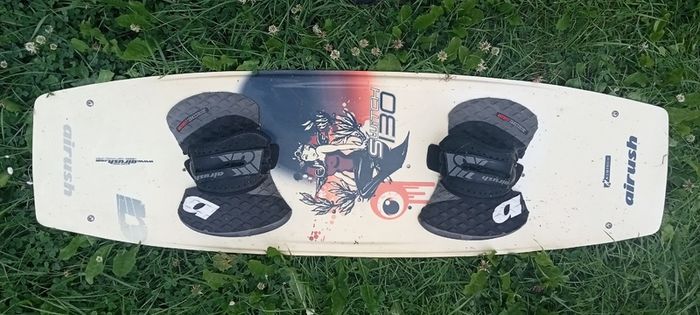 Kitesurf Package  Best Bularoo 10m + Airush Switch Board