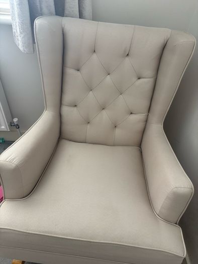 Nursing / Rocking Chair