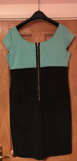 Ladies Dress Size 16 Green and Black