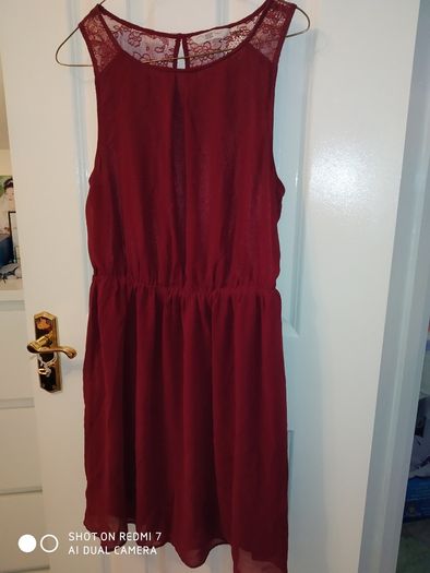 Red sleeveless dress