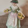 Vintage Royal Doultot porcelain figurine DAFFY DOWN DILLY. Mint condition. Image 8