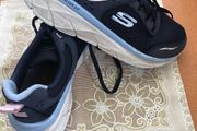 Skechers runners, dark blue