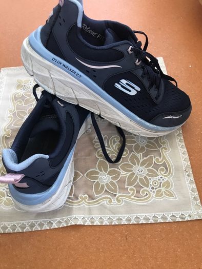 Skechers runners, dark blue