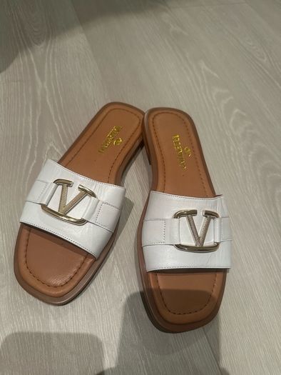 Womens slides