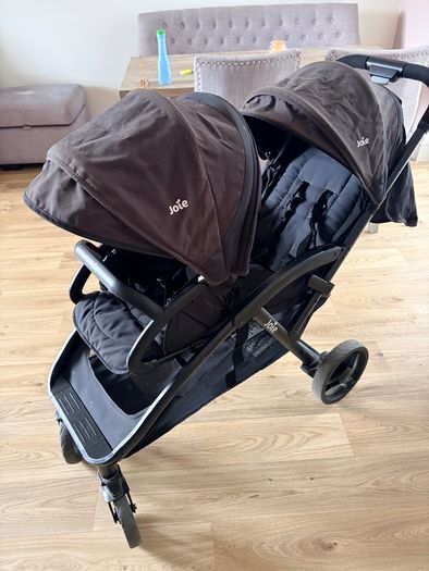 Double buggy/stroller