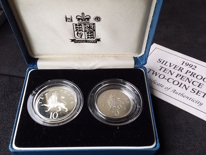 1992 Royal Mint Silver Proof 10p Two-Coin Set ( Complete with COA and Box )