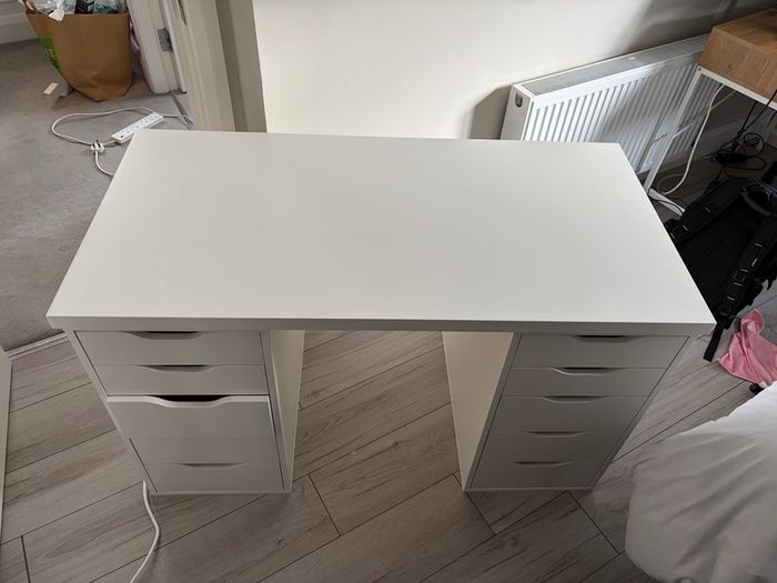 White desk with Alex drawers