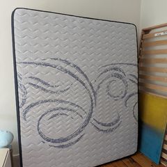 Barely used double mattress 160 x 190 x 30 cm
