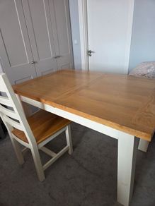 Extendable Oak Dining Table