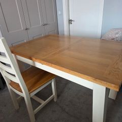 Extendable Oak Dining Table