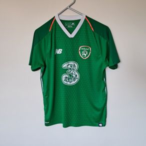 New balance Ireland 2018 jersey Size small ptp 20" in good condition