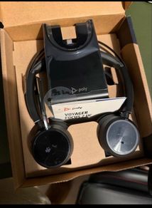 Poly voyager 2 Brand new in box