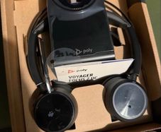 Poly voyager 2 Brand new in box