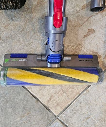Dyson V15 absolute