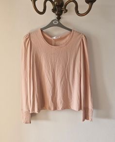 Ladies long sleeve top