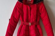 Red puffer coat (Carraig Donn)