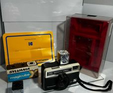 Vintage 1977 Boxed Kodak Instamatic 77 x Camera