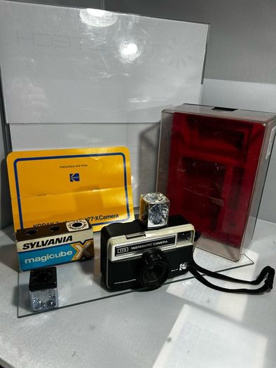 Vintage 1977 Boxed Kodak Instamatic 77 x Camera
