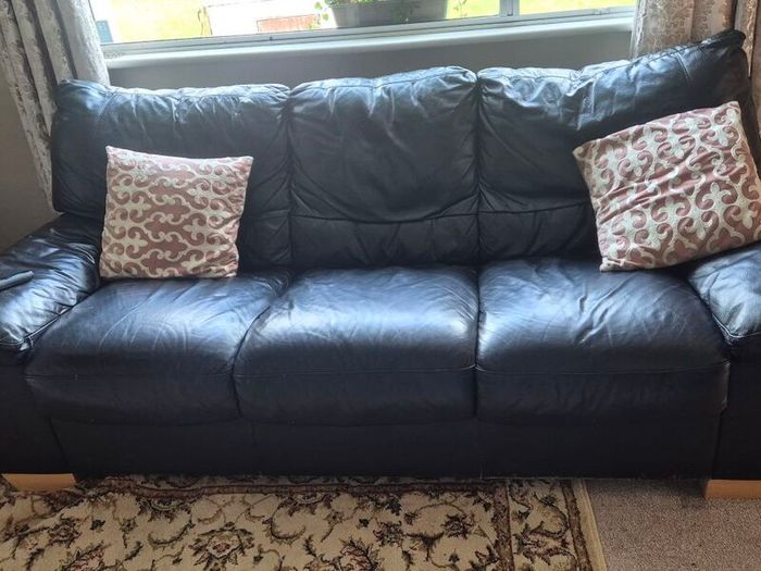 Black leather suite