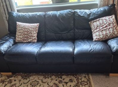 Black leather suite