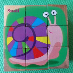 Wooden cubes puzzle