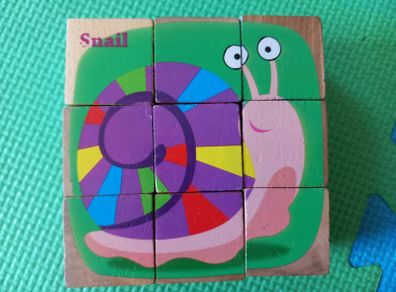 Wooden cubes puzzle