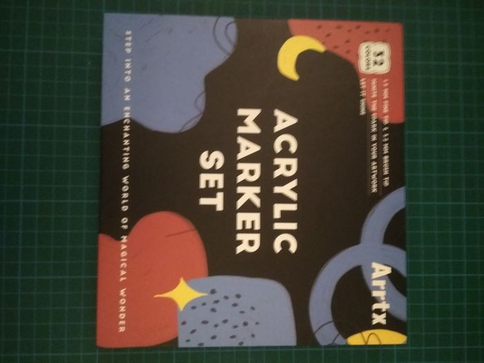 32 Acrylic marker set for fabric, metal, ceramic, stone, wood, paper etc