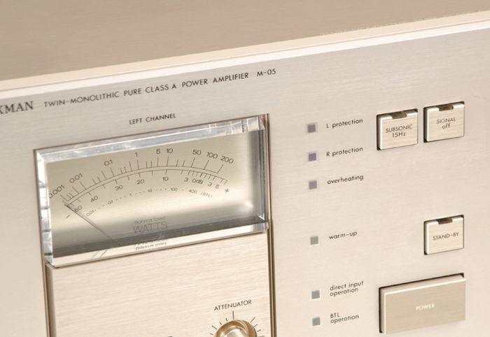 Mega Rare Legendary Beast LUXMAN M05 DUAL MONO CLASS-A 400W  @8 OHMS Bridged over 40KG Champagne edition Serviced Recently