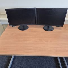 Computer desk