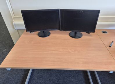 Computer desk