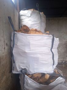 Tonne bags of softwood