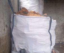 Tonne bags of softwood