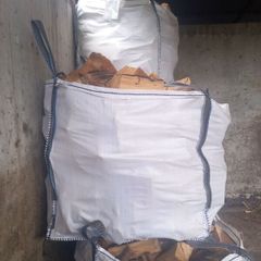 Tonne bags of softwood