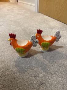 Egg Cup Easter Chicken Hen Hand Painted. M&S 8853 Marks & Spencer x 2