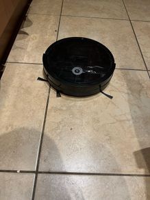 Vacuum cleaner robot