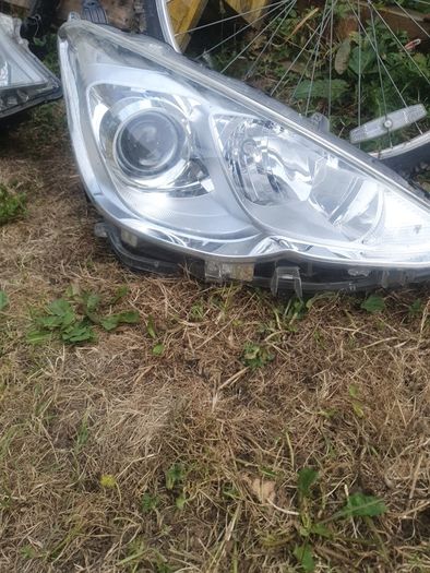 toyota yaris headlight
