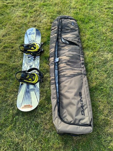Junior Snowboard with Bindings and Travel Bag