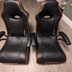 2 gaming chairs