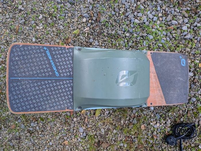 Onewheel Plus XR Electric Skateboard Fender and Charger