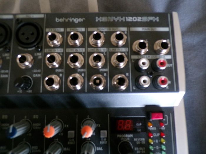 Behringer Xenyx 1202SFX Mixer