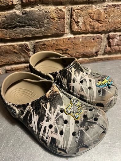 Crocs Classic Realtree Clogs Dinosaur Jibbitz UK 1 EU 33 to 34