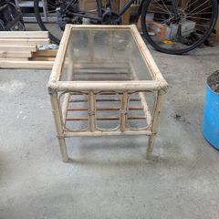 coffee table free to collect