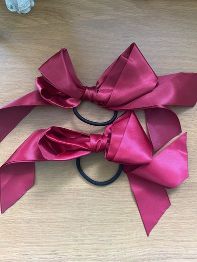 2 x hair bow elastics