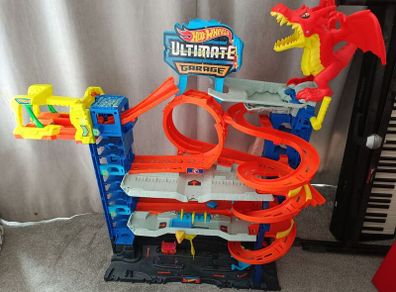 Hot wheels ultimate garage
